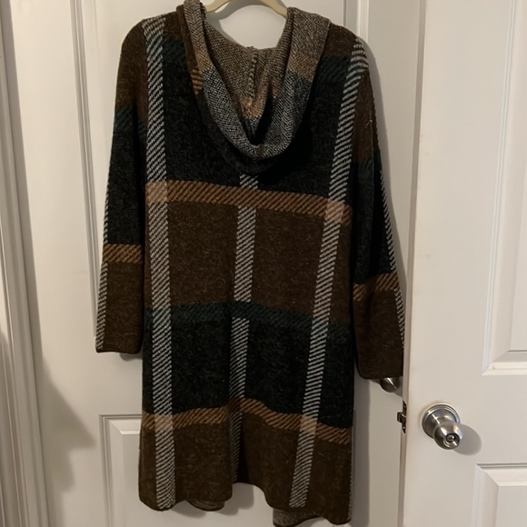 Hooded duster sweater with pockets - Picture 3 of 3